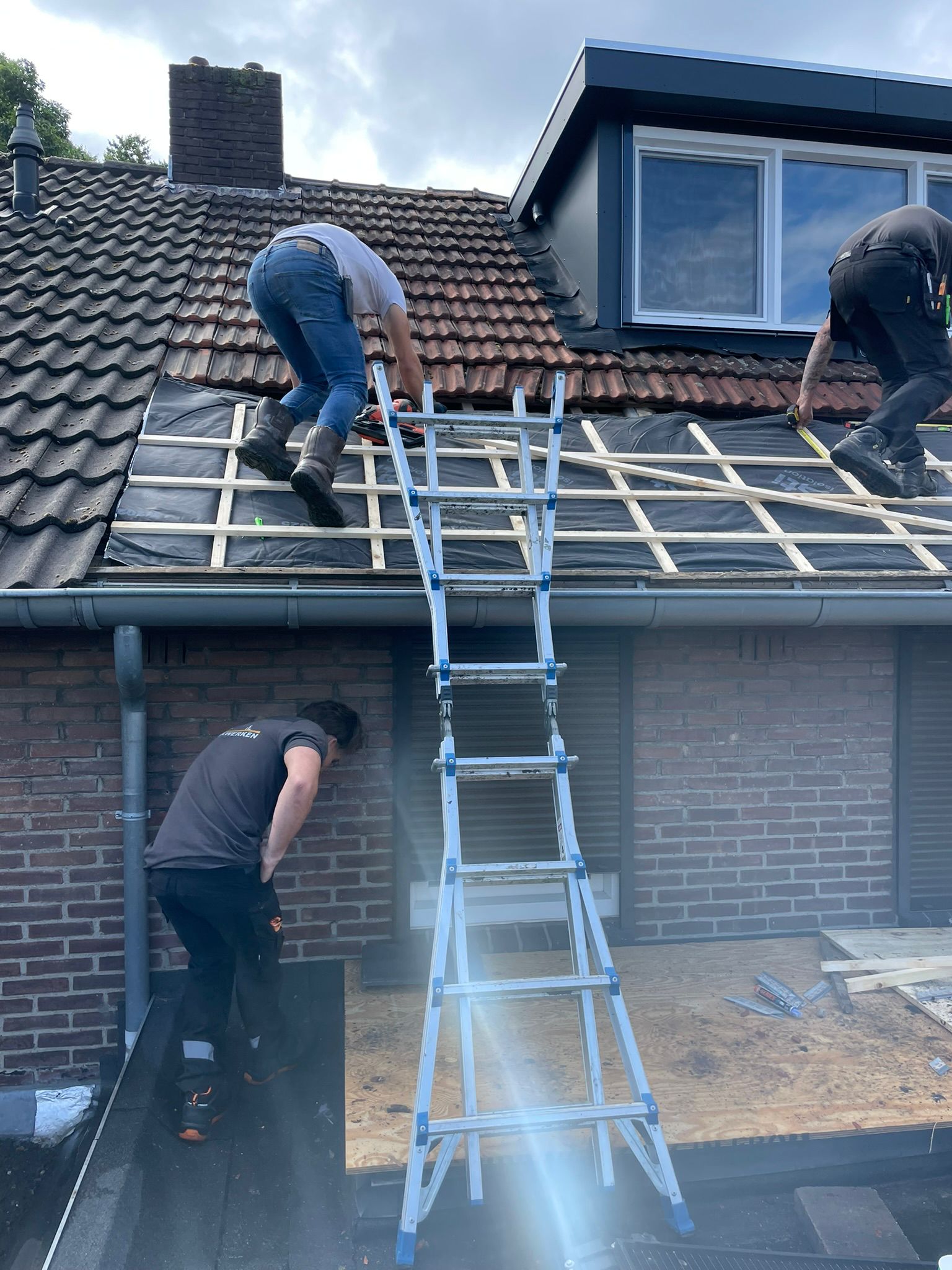 Dakdekker Baarle-Nassau, Daklekkage Baarle-Nassau, Dakwerken Baarle-Nassau, PDD Dakwerken