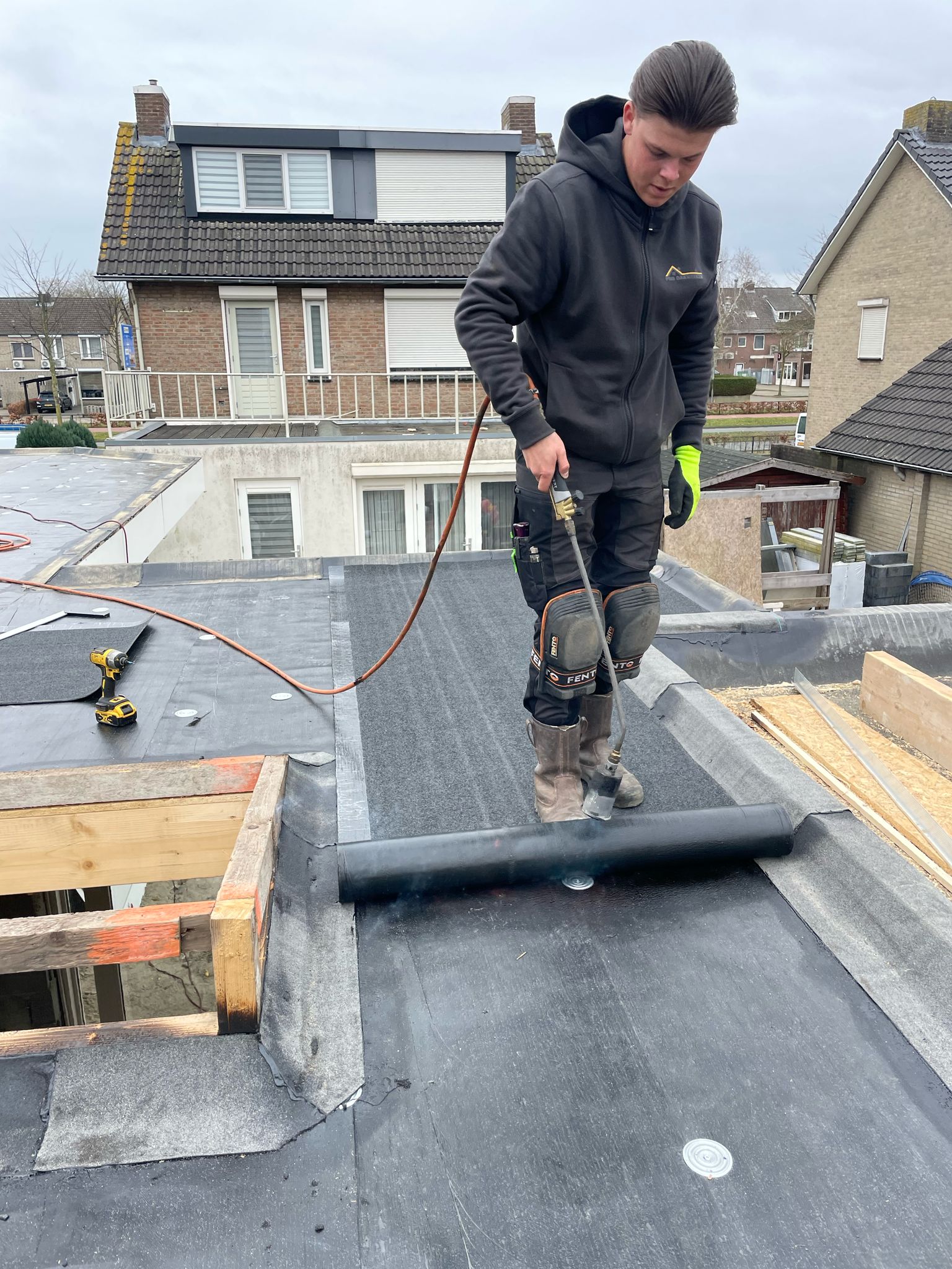 Dakdekker Beek en Donk, Daklekkage Beers, Dakwerken Beers, PDD Dakwerken